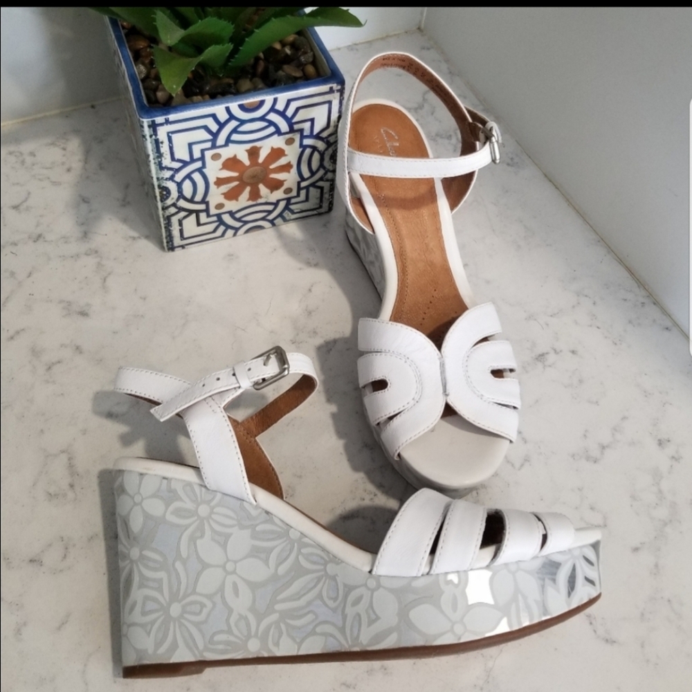 👡CLARKS ARTISAN WHITE LEATHER WEDGE SANDALS